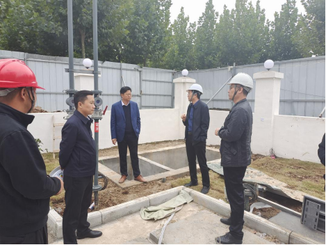 10.9（石化公司）市產(chǎn)業(yè)集團(tuán)黨委書記、董事長劉培建一行蒞臨石化公司金頂山路加油站調(diào)研指導(dǎo)工作151.png