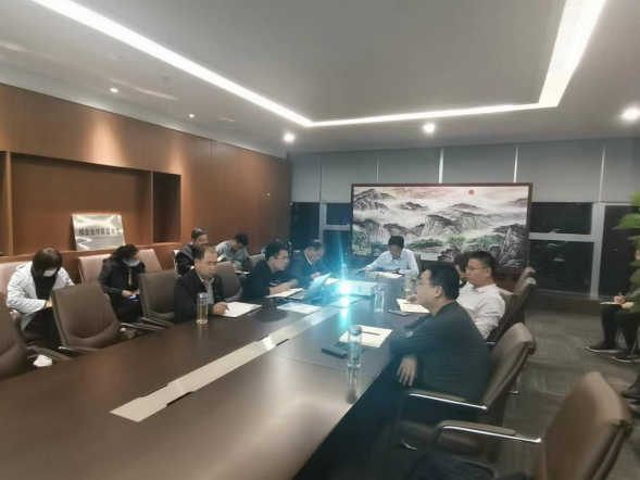 10.27市產(chǎn)業(yè)集團(tuán)黨委召開理論學(xué)習(xí)中心組擴(kuò)大會傳達(dá)學(xué)習(xí)全省領(lǐng)導(dǎo)干部會議精神1649.png 10.27市產(chǎn)業(yè)集團(tuán)黨委召開理論學(xué)習(xí)中心組擴(kuò)大會傳達(dá)學(xué)習(xí)全省領(lǐng)導(dǎo)干部會議精神1649.png