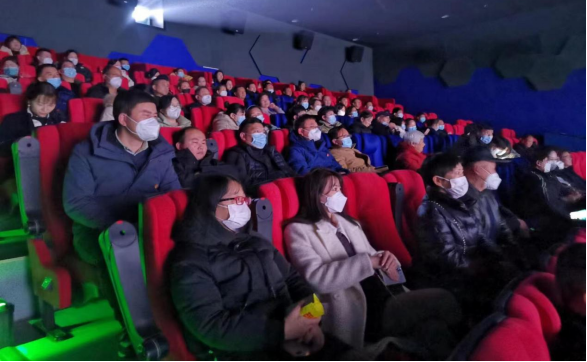 市產(chǎn)業(yè)投資集團(tuán)組織集中觀看紅色電影《絕密黨員名單》574.png 市產(chǎn)業(yè)投資集團(tuán)組織集中觀看紅色電影《絕密黨員名單》574.png