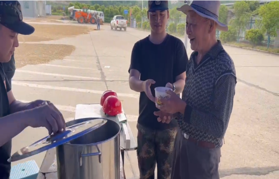 6.2展現(xiàn)國企責(zé)任擔(dān)當(dāng) 全力助民搶收夏糧(新聞稿)357.png 6.2展現(xiàn)國企責(zé)任擔(dān)當(dāng) 全力助民搶收夏糧(新聞稿)357.png