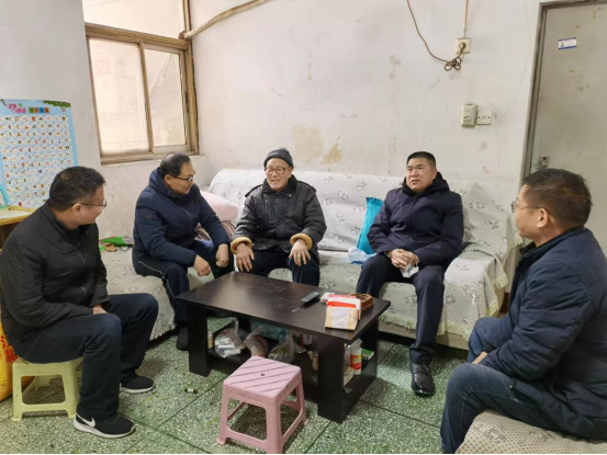 新春送溫暖 慰問暖人心—產(chǎn)業(yè)集團(tuán)活動(dòng)新聞稿0205(1)(3)190.png 新春送溫暖 慰問暖人心—產(chǎn)業(yè)集團(tuán)活動(dòng)新聞稿0205(1)(3)190.png