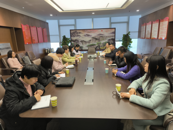 12.13財(cái)務(wù)部:確山縣投資集團(tuán)有限公司到我公司座談交流(2)180.png 12.13財(cái)務(wù)部:確山縣投資集團(tuán)有限公司到我公司座談交流(2)180.png