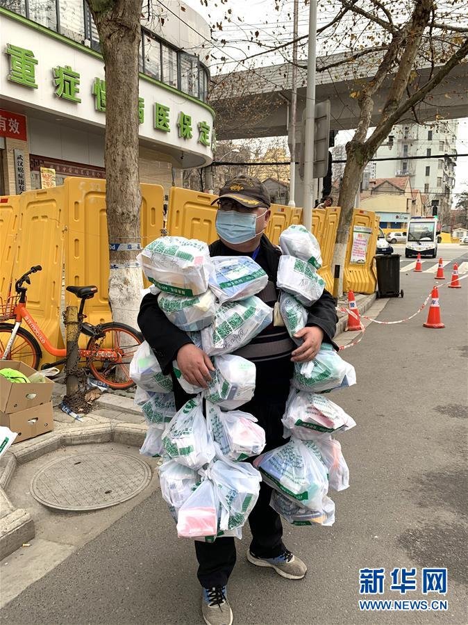 （新華全媒頭條·圖文互動）（8）同舟共濟(jì)戰(zhàn)“疫”記——中國抗擊新冠肺炎疫情全紀(jì)實(shí)