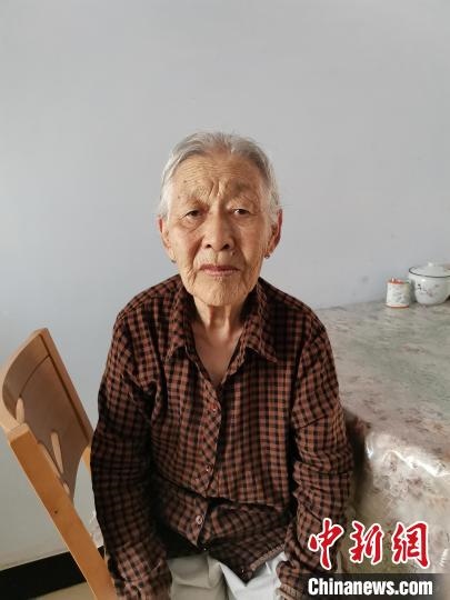 薩仁托婭拍攝的“草原母親”?！∷_仁托婭供圖