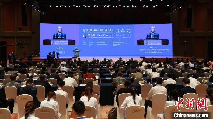 中共山東省委書(shū)記劉家義致辭。　梁犇 攝