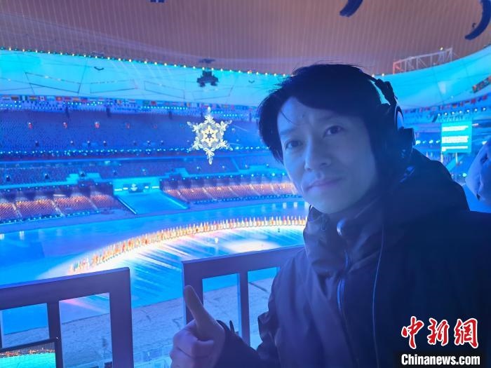 張文海在“鳥巢”內(nèi)?！埼暮?供圖