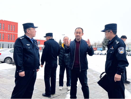 站好“護學崗”，守護“成長路”——南地公安持續(xù)開展護學行動774.png
