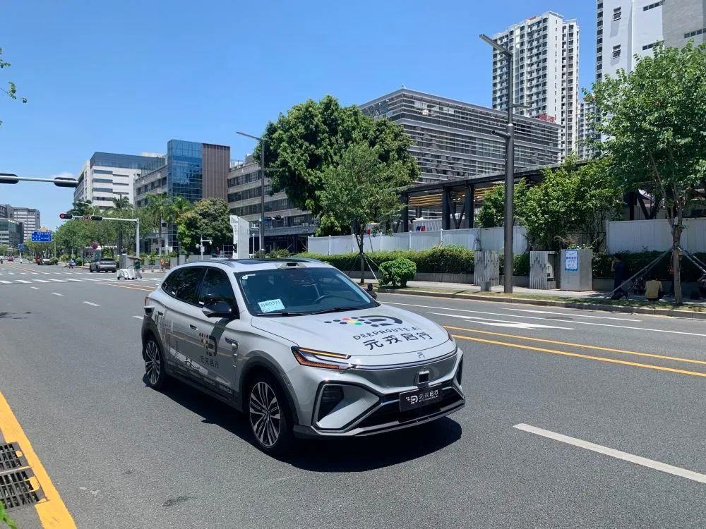 △自動駕駛汽車在河套深港科技創(chuàng)新合作區(qū)開展道路測試。