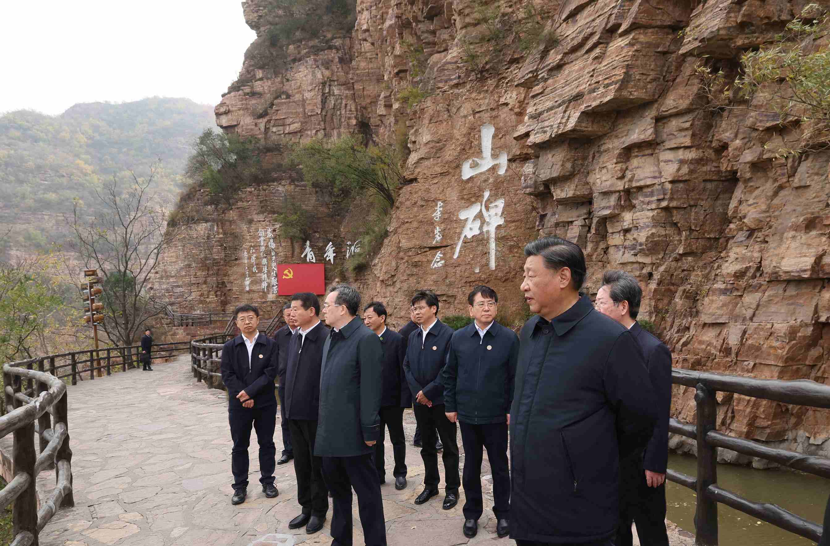 2022年10月28日，習(xí)近平總書記在河南安陽林州市紅旗渠青年洞考察。