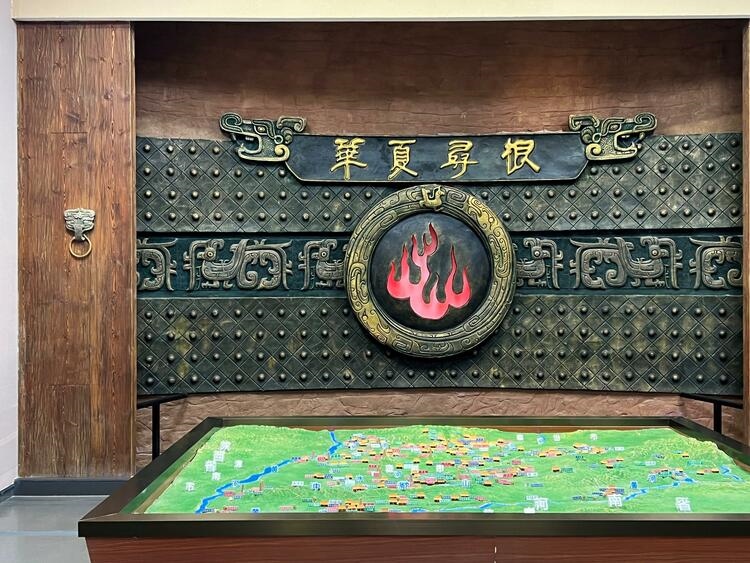 鑒往知來，跟著總書記學(xué)歷史丨走進(jìn)一座博物館，尋根五千年中華文明