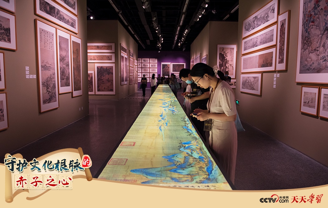 2023年7月1日，觀眾在浙江寧波美術(shù)館參觀中國歷代繪畫大系成果展·寧波特展。
