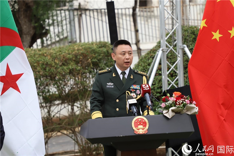 圖為胡璽鈞武官致辭。人民網(wǎng)記者 王傳寶攝