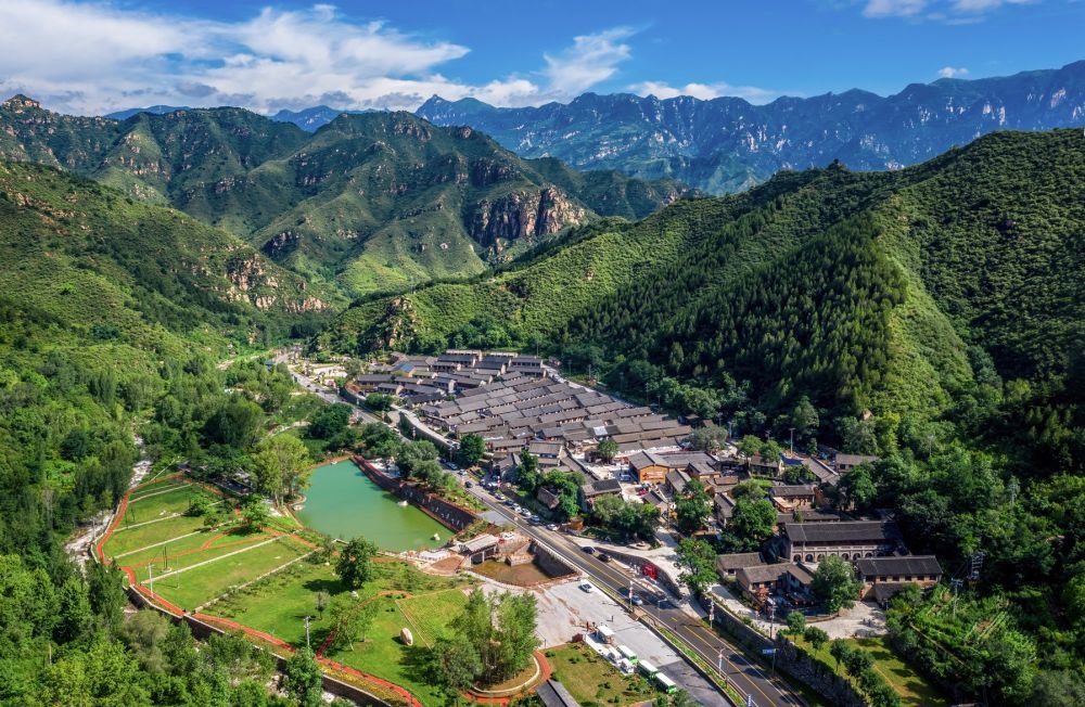 這是2021年7月23日拍攝的河北省阜平縣駱駝灣村景色（無人機(jī)照片）。新華社記者 朱旭東 攝