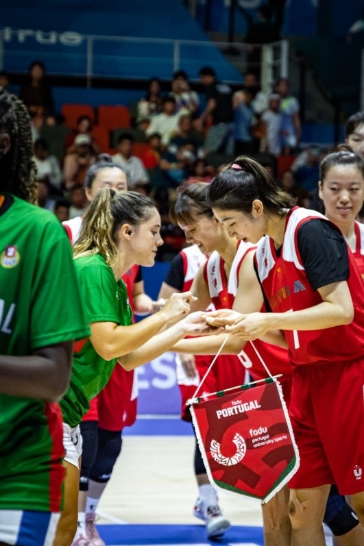 28日，成都大運會女籃項目葡萄牙隊對戰(zhàn)中國隊。 受訪者供圖