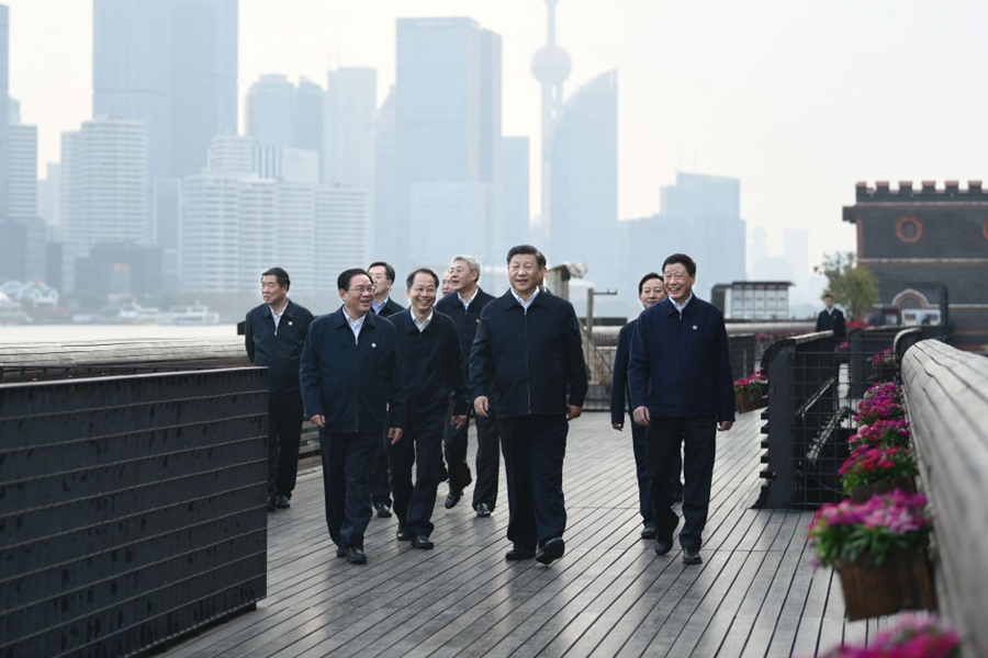 2019年11月2日，習近平在上海市楊浦區(qū)濱江公共空間楊樹浦水廠濱江段考察。