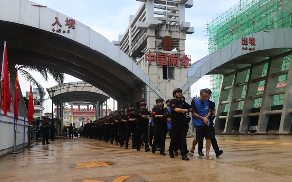 移交現場。公安部供圖