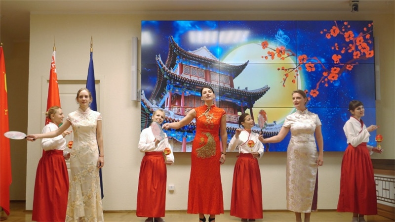 白俄羅斯國(guó)立大學(xué)孔子學(xué)院的中秋晚會(huì)。受訪者供圖