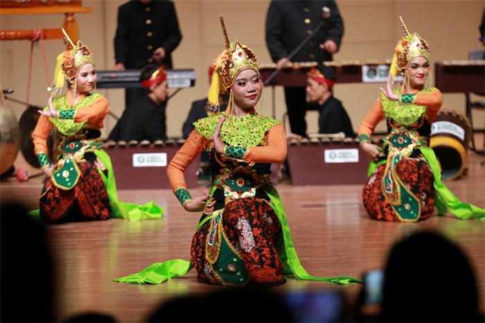 印尼藝術家表演印尼傳統(tǒng)舞蹈。印尼駐華大使館供圖