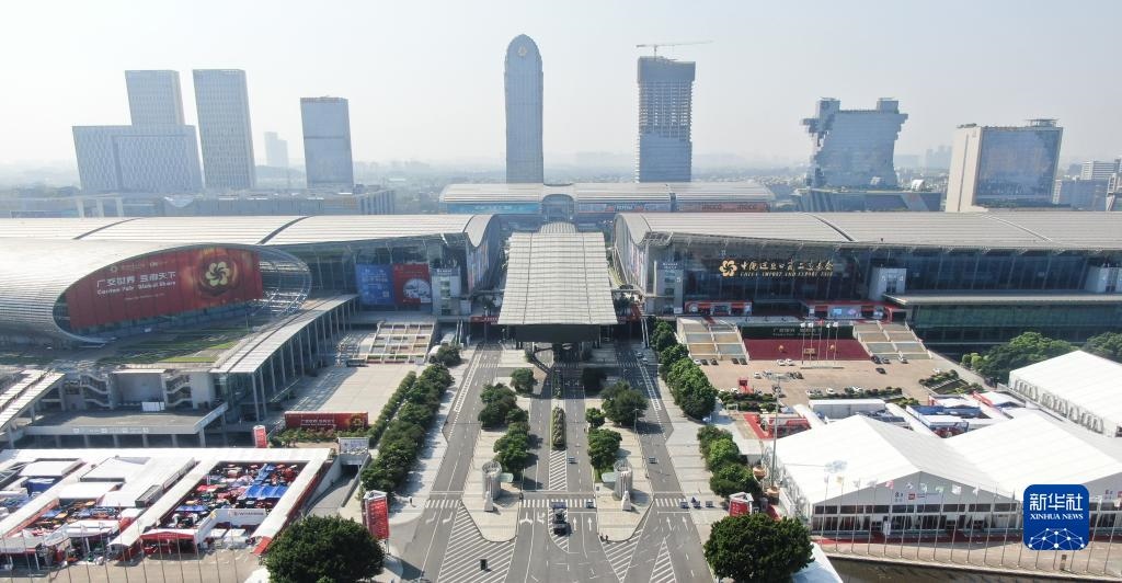 廣交會(huì)舉辦地外景（10月14日攝，無人機(jī)照片）。新華社記者 鄧華 攝