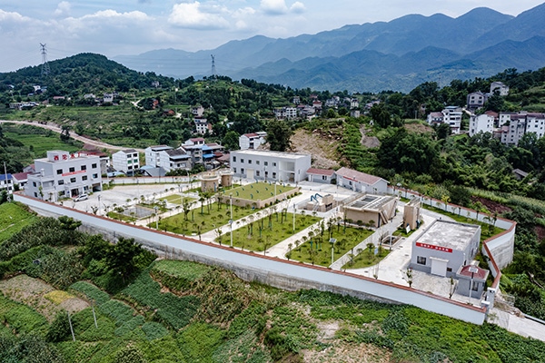 建成后的西沱鎮(zhèn)水廠。受訪者供圖