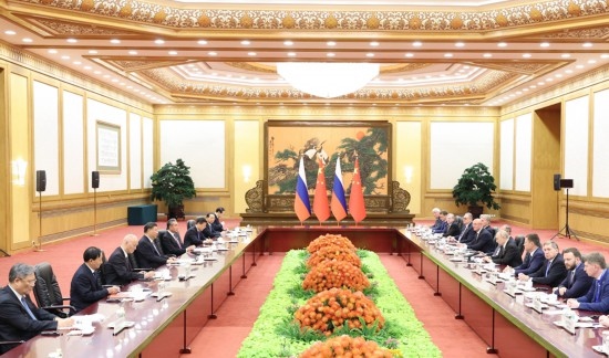 10月18日中午，國家主席習(xí)近平在北京人民大會堂同來華出席第三屆“一帶一路”國際合作高峰論壇的俄羅斯總統(tǒng)普京舉行會談。新華社記者 姚大偉 攝