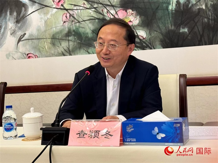 10月31日，蘇州市人民政府副市長查穎冬在第五屆中法文化論壇媒體吹風(fēng)會上講話。（人民網(wǎng) 謝瑩攝）
