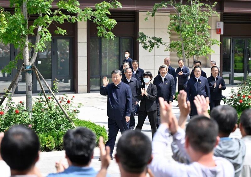 △2023年5月10日，習(xí)近平總書記在河北雄安新區(qū)容東片區(qū)南文營社區(qū)考察。