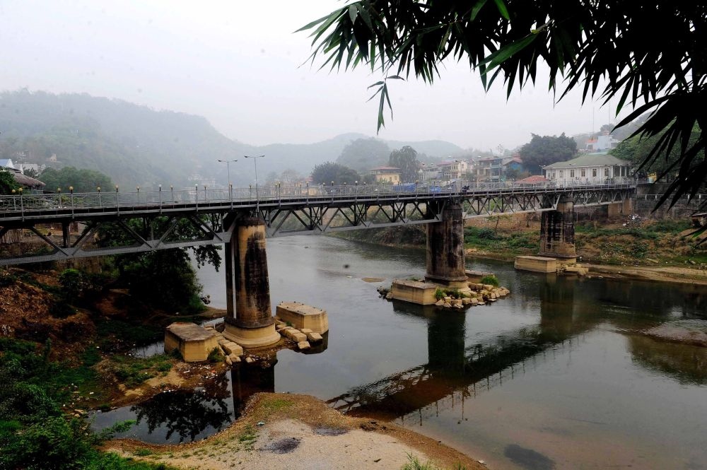 這是滇越鐵路連接中越兩國(guó)的中越鐵路大橋，橋的對(duì)岸是越南老街省（2010年3月20日攝）。