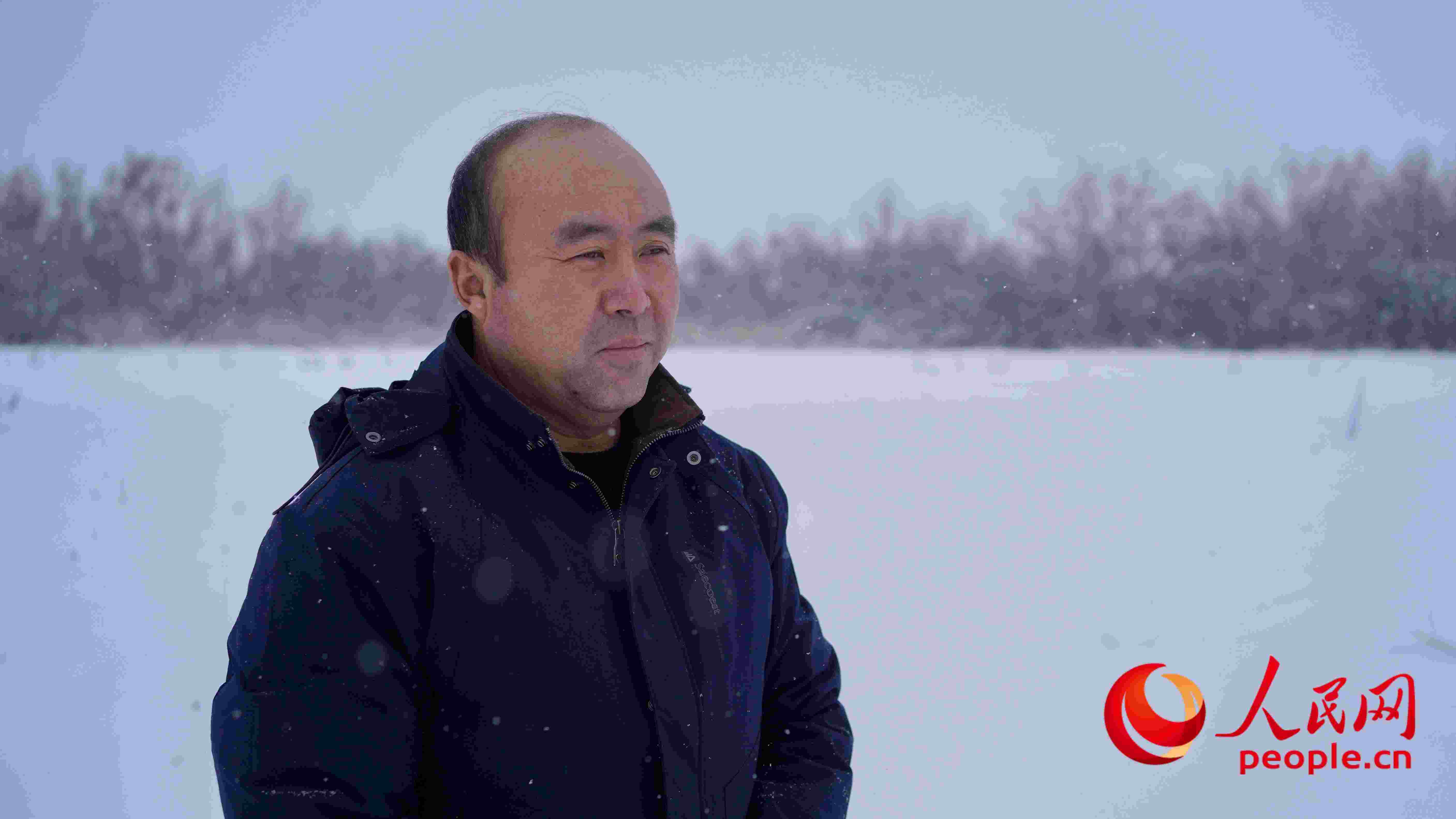 馬曉華回憶當(dāng)年和父親一起種樹(shù)的情形，滿是懷念。人民網(wǎng) 周靜圓攝