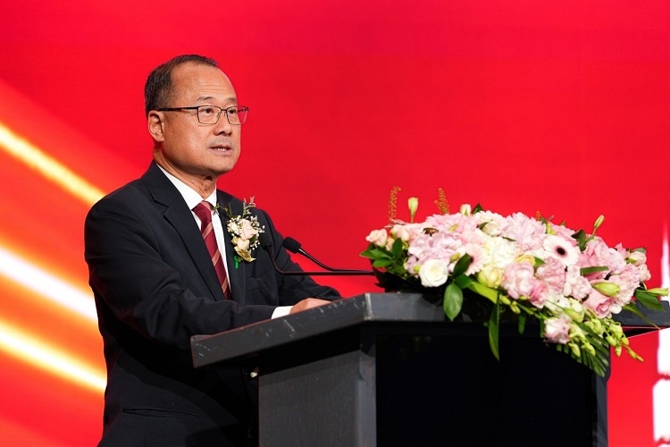 第十四屆全國政協(xié)常委、香港中華總商會(huì)會(huì)長蔡冠深致辭。阿聯(lián)酋中華工商總會(huì)供圖