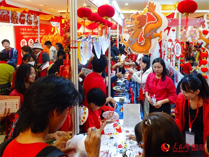 活動(dòng)現(xiàn)場氣氛熱烈。人民網(wǎng)記者 謝佳君攝