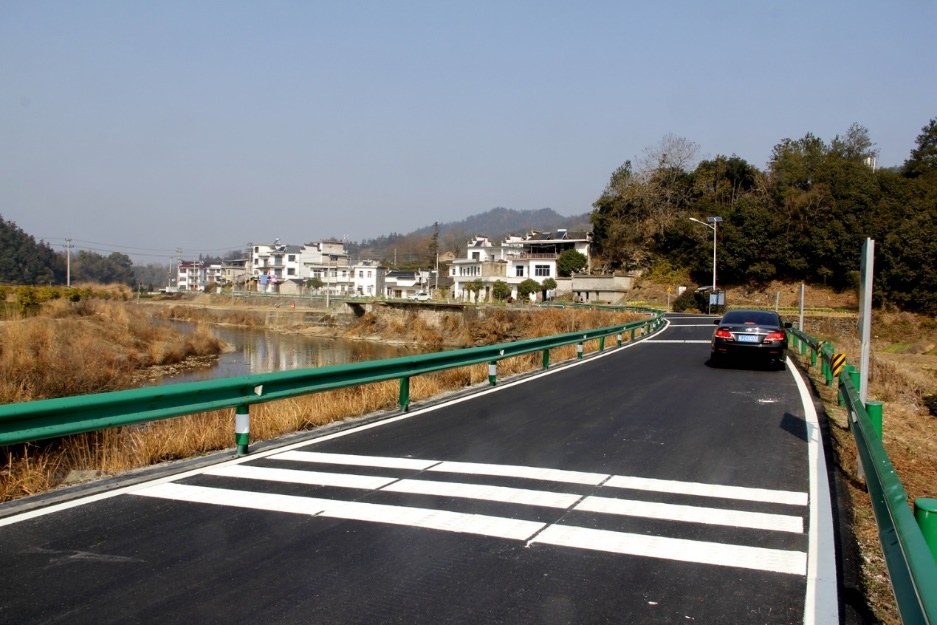安徽省休寧縣農(nóng)村公路。受訪方供圖