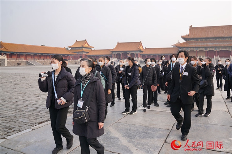松山芭蕾舞團(tuán)青年代表團(tuán)在故宮參觀。人民網(wǎng)記者 張麗婭攝