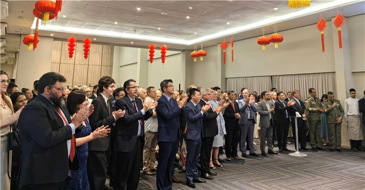 當(dāng)?shù)貢r(shí)間3月27日，中國(guó)駐累西腓新任總領(lǐng)事蘭和平舉行到任招待會(huì)。圖為招待會(huì)現(xiàn)場(chǎng)。中國(guó)駐累西腓總領(lǐng)事館供圖