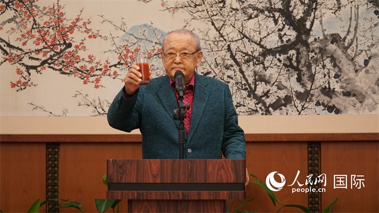 原東京國(guó)際電影節(jié)主席依田巽致祝酒辭。人民網(wǎng) 蔣曉辰攝