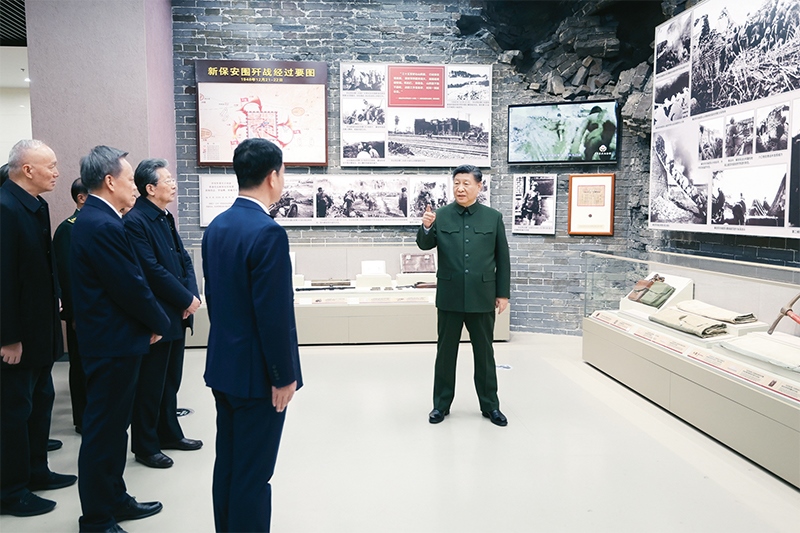 2024年2月1日至2日，中共中央總書記、國家主席、中央軍委主席習(xí)近平來到天津，看望慰問基層干部群眾。這是2日上午，習(xí)近平在平津戰(zhàn)役紀(jì)念館考察。 新華社記者 鞠鵬/攝