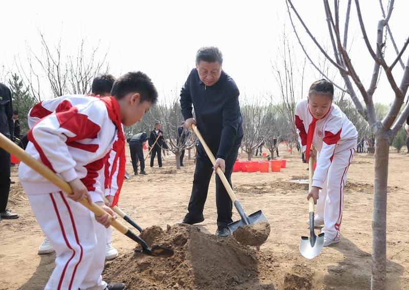 △2024年4月3日，習近平總書記來到北京市通州區(qū)潞城鎮(zhèn)參加首都義務植樹活動。