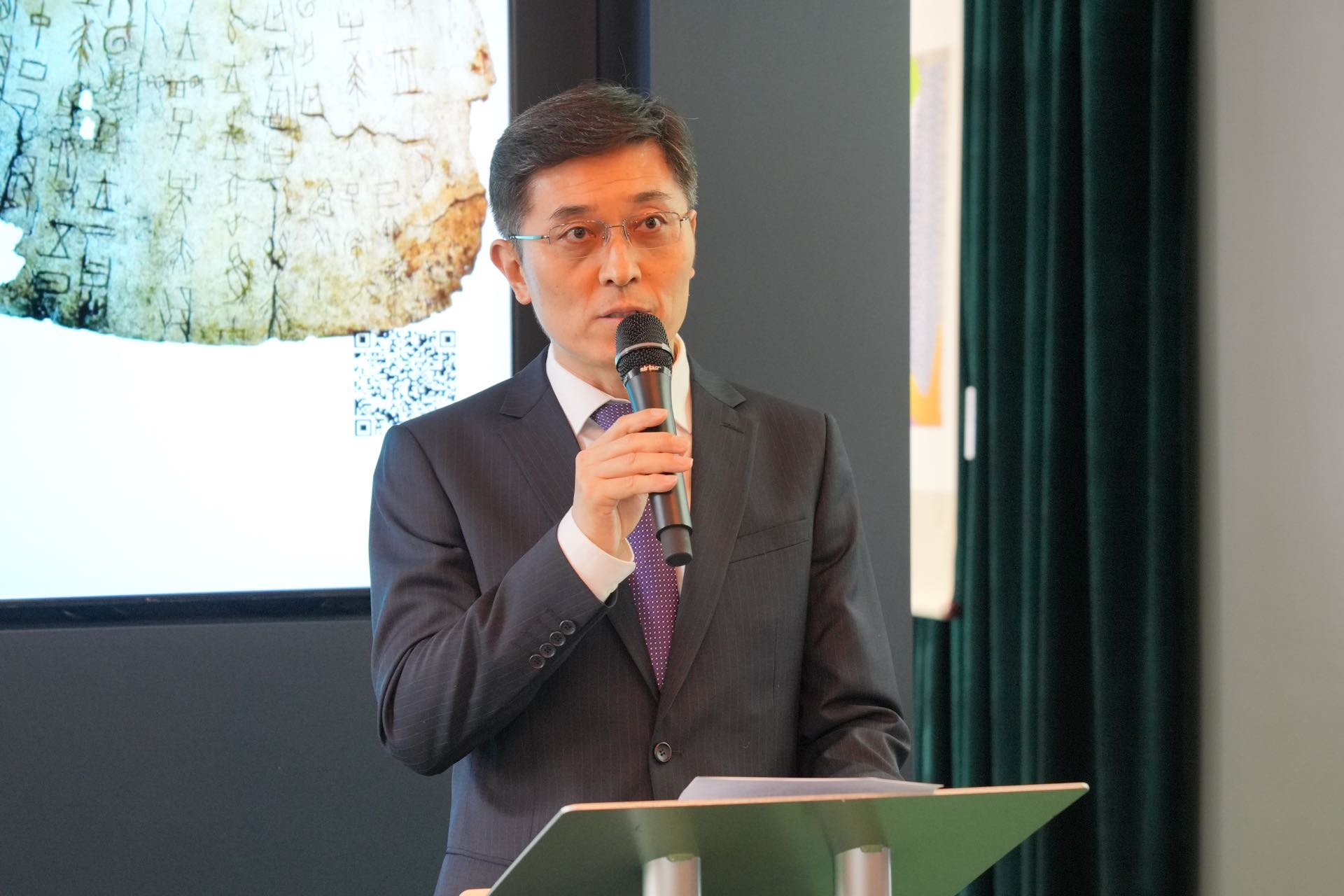 中國駐英國使館公使楊曉光致辭。主辦方供圖