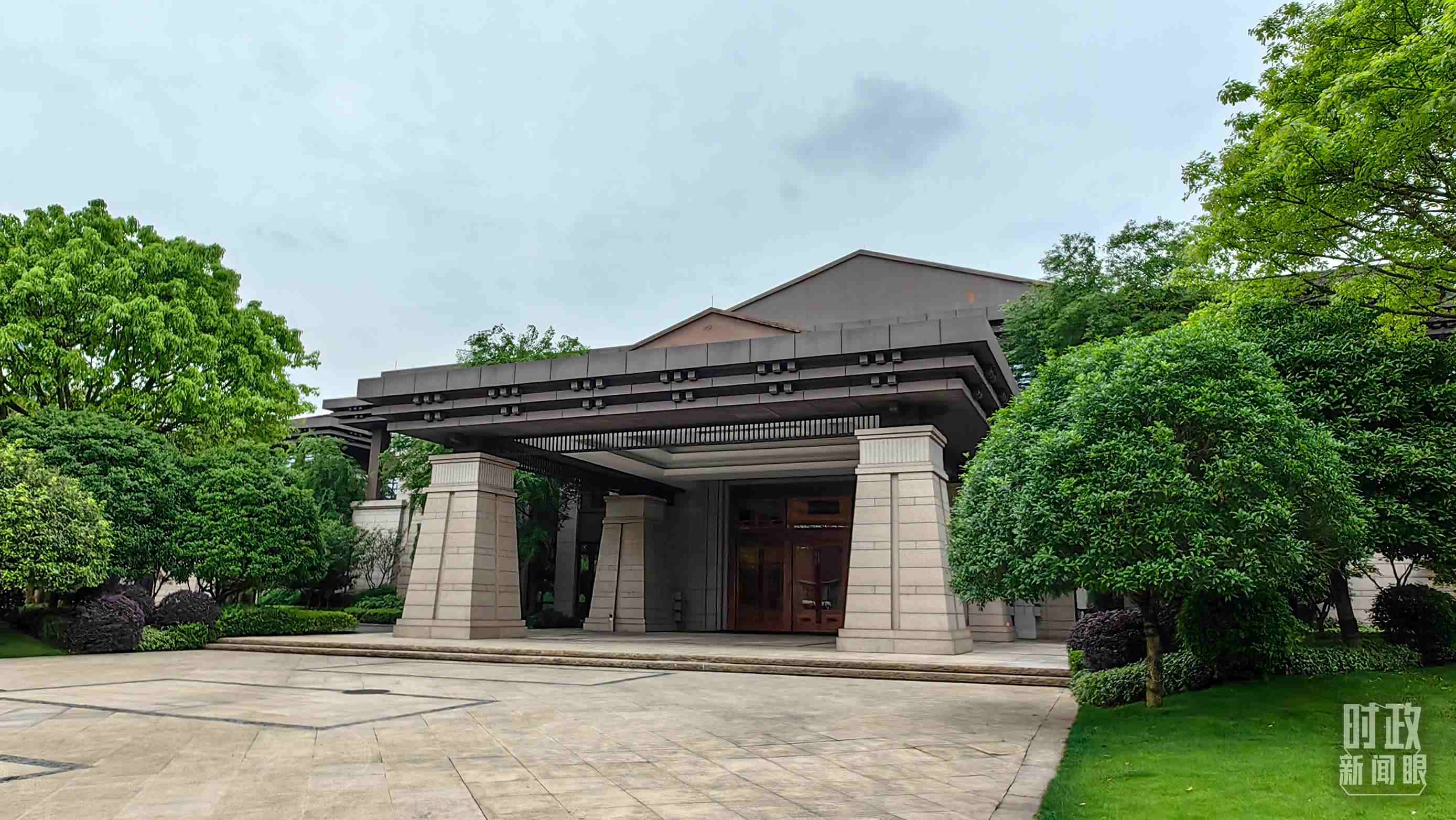 △重慶市渝州賓館，新時代推動西部大開發(fā)座談會在這里召開。（總臺央視記者段德文拍攝）