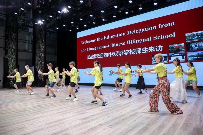2023年7月，匈牙利匈中雙語學校師生代表團來到江蘇參加“錦繡江蘇”青年交流項目。