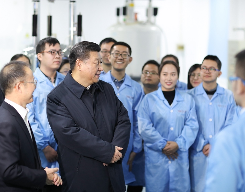 2019年1月17日，習(xí)近平在天津南開大學(xué)元素有機(jī)化學(xué)國家重點(diǎn)實(shí)驗(yàn)室同師生親切交流。