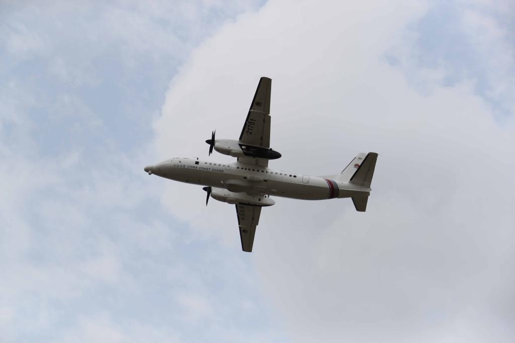圖為5月14日海警飛機在休漁海域進行空中巡查。（中國海警局南海分局供圖）