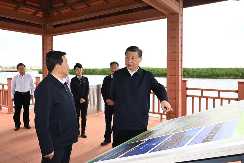 △2023年6月5日，習(xí)近平總書記在烏梁素?？疾?。