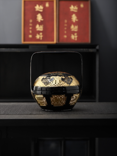 永春漆籃作品《籃犀》。中國美術(shù)館供圖