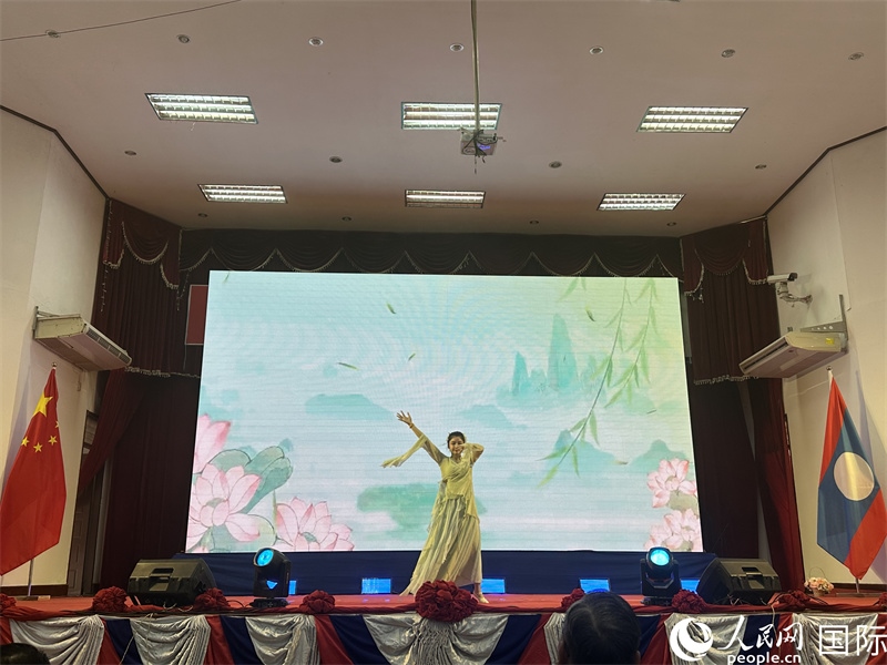 圖片：老撾選手參加第二十三屆漢語橋世界大學(xué)生中文比賽老撾賽區(qū)決賽。孫廣勇攝