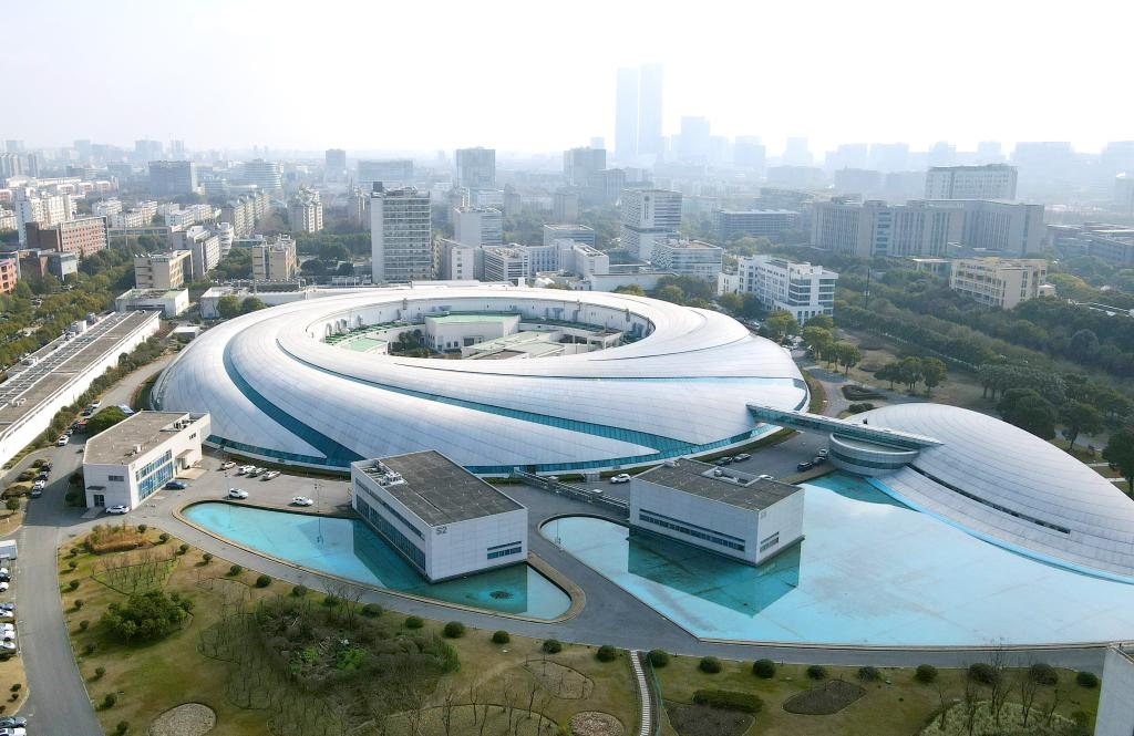 位于上海張江科學(xué)城的“上海光源”（2024年2月27日攝，無人機照片）。新華社記者 方喆 攝