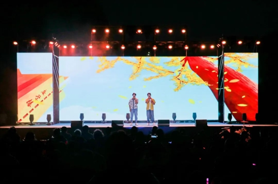 歌曲《啟程》演出現(xiàn)場(chǎng)。供圖：日照職業(yè)技術(shù)學(xué)院