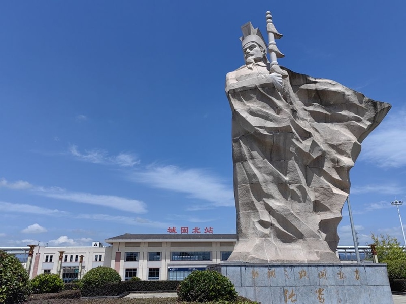 張騫雕塑。新華社記者 孫正好 攝