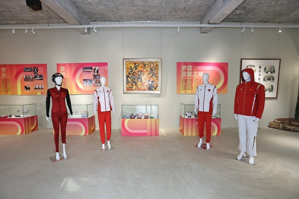 “揚(yáng)帆起航 為巴黎喝彩”中國(guó)體育文化展展廳。 主辦方供圖