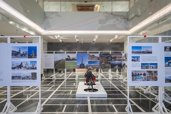 “東游記”展覽。校方供圖